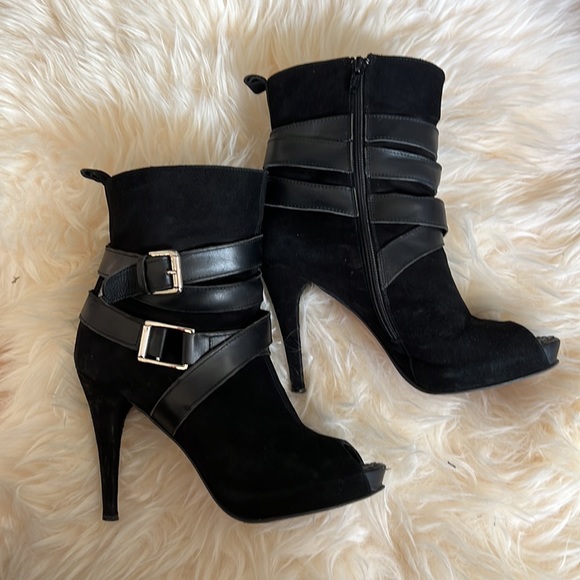 Short boots with open toes - Picture 2 of 5